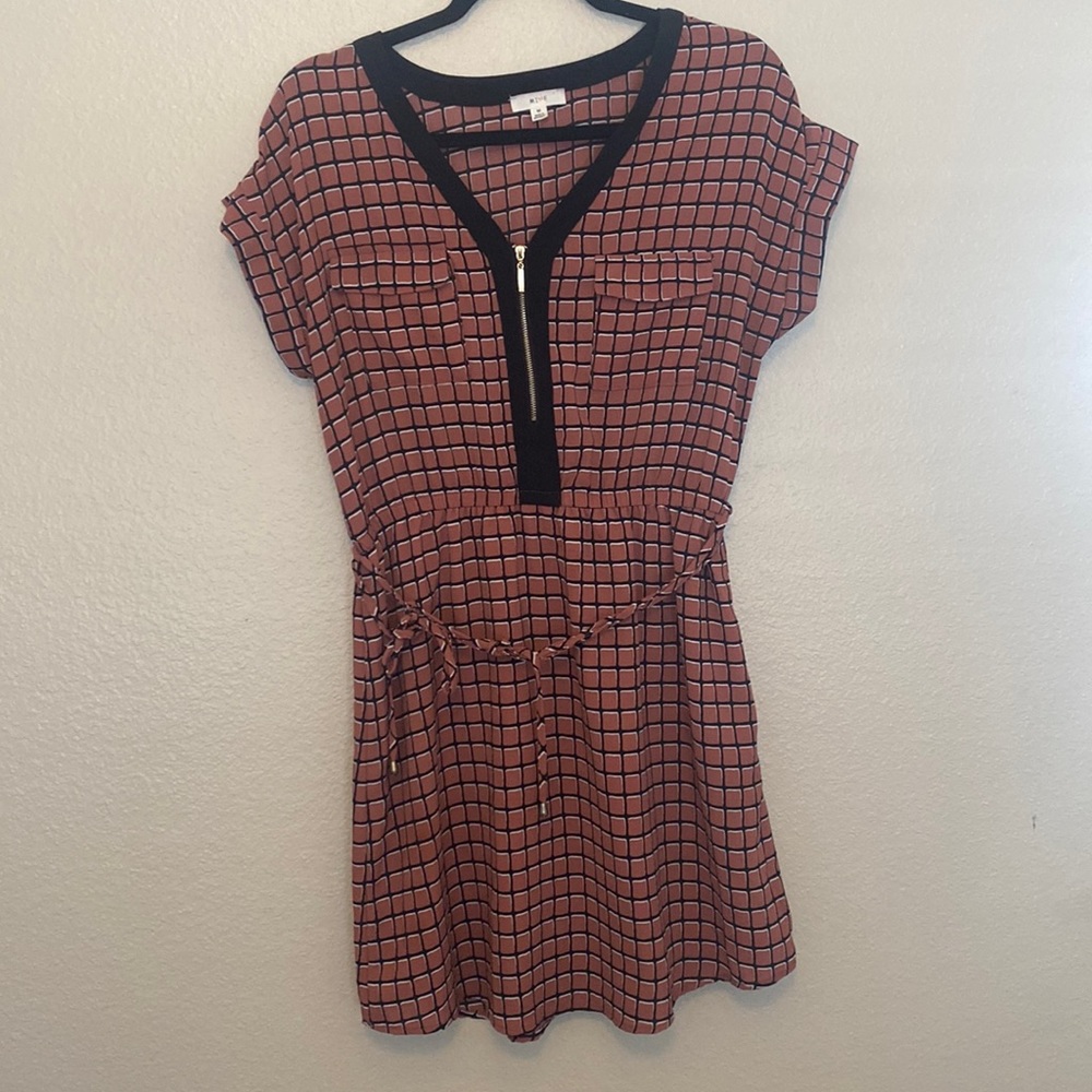 Mine Brand - Size Medium - 1/4 Zip Dress - Picture 2 of 6